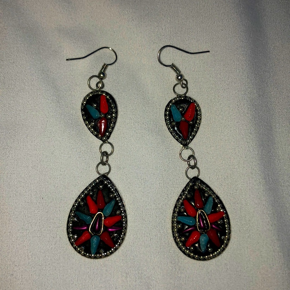 Western styled dangly earrings.